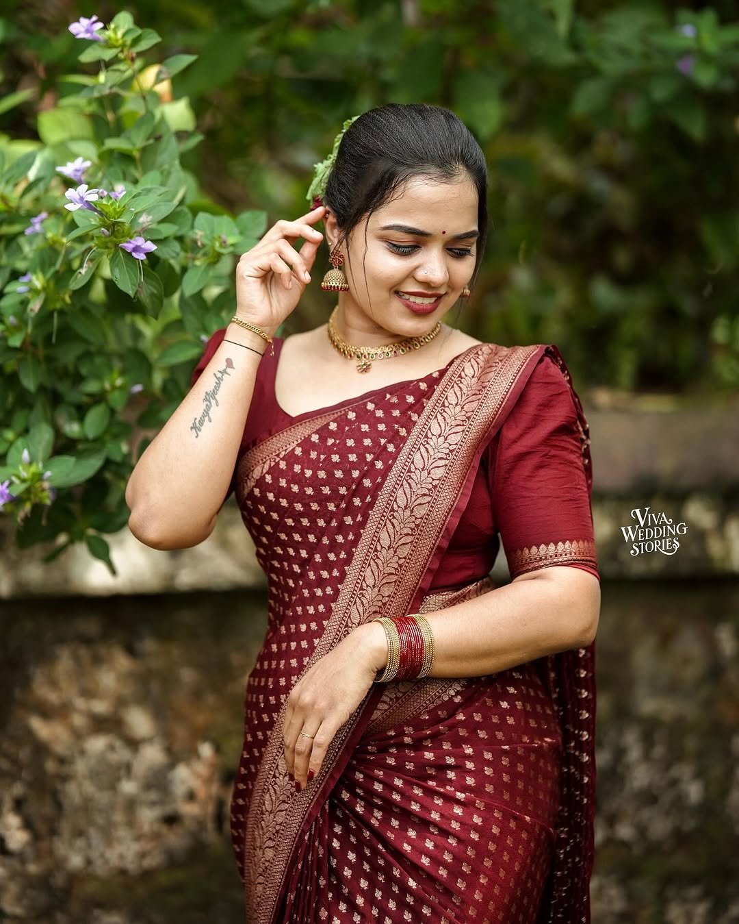 Lissome Wine Soft Silk Saree With Demure Blouse Piece