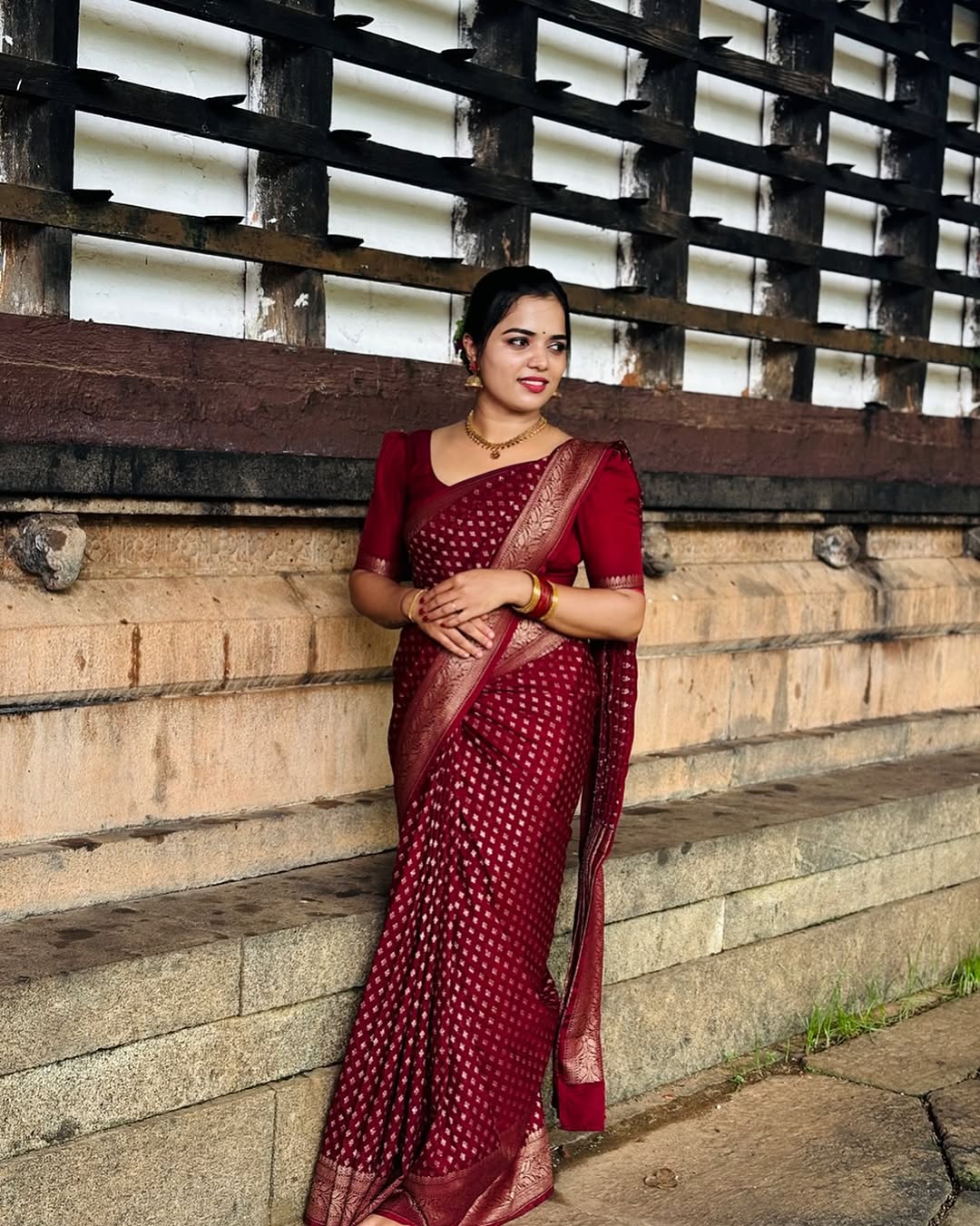 Lissome Wine Soft Silk Saree With Demure Blouse Piece
