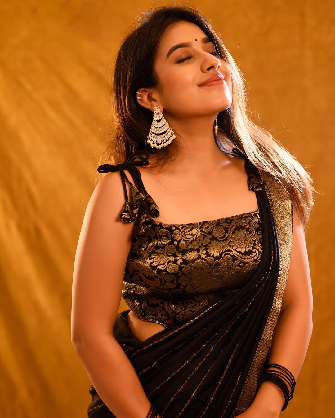 Ailurophile Black Soft Silk Saree With An insanely Blouse Piece