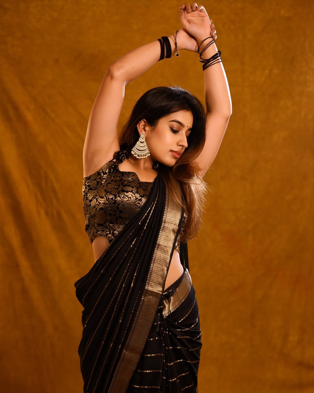 Ailurophile Black Soft Silk Saree With An insanely Blouse Piece