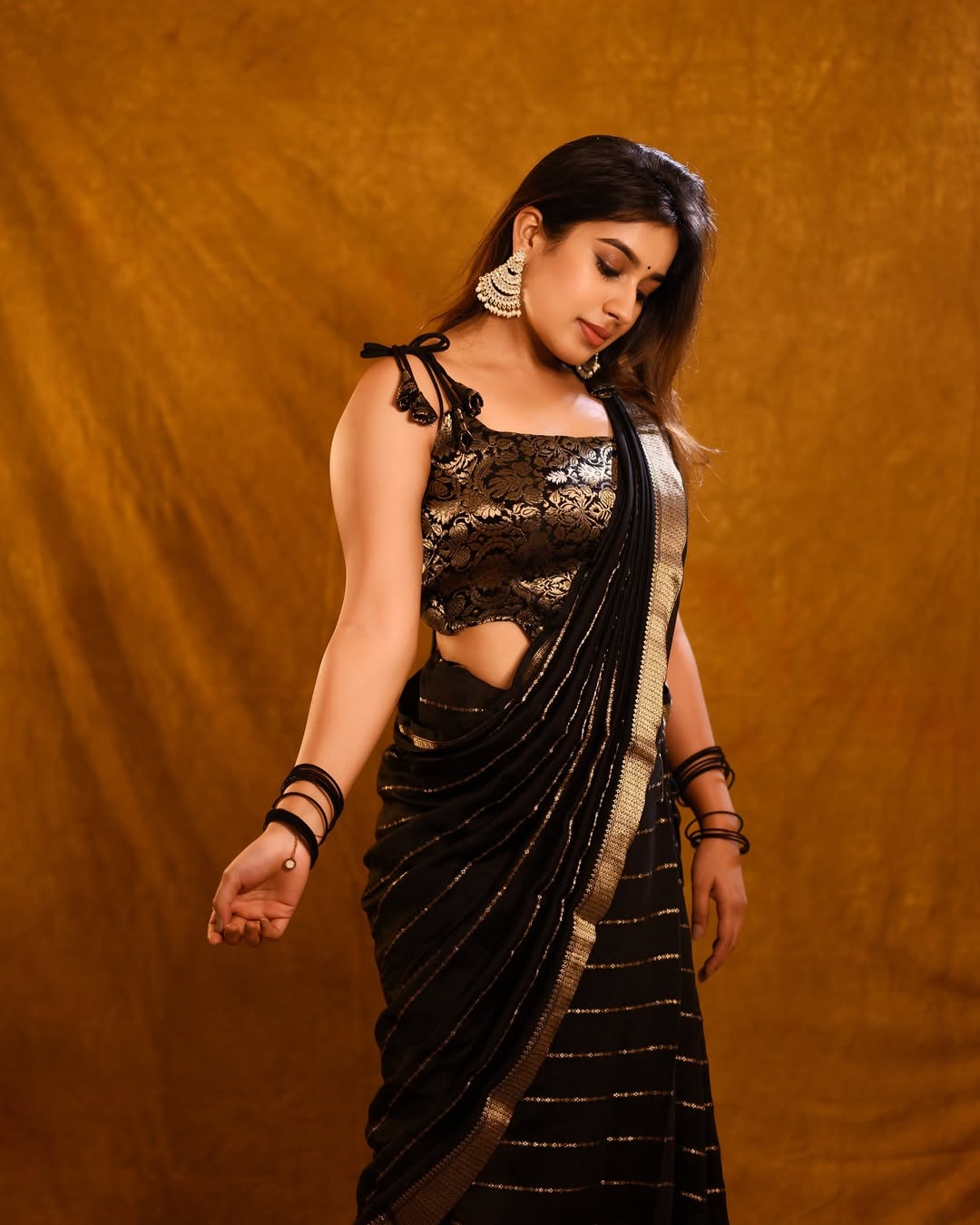 Ailurophile Black Soft Silk Saree With An insanely Blouse Piece