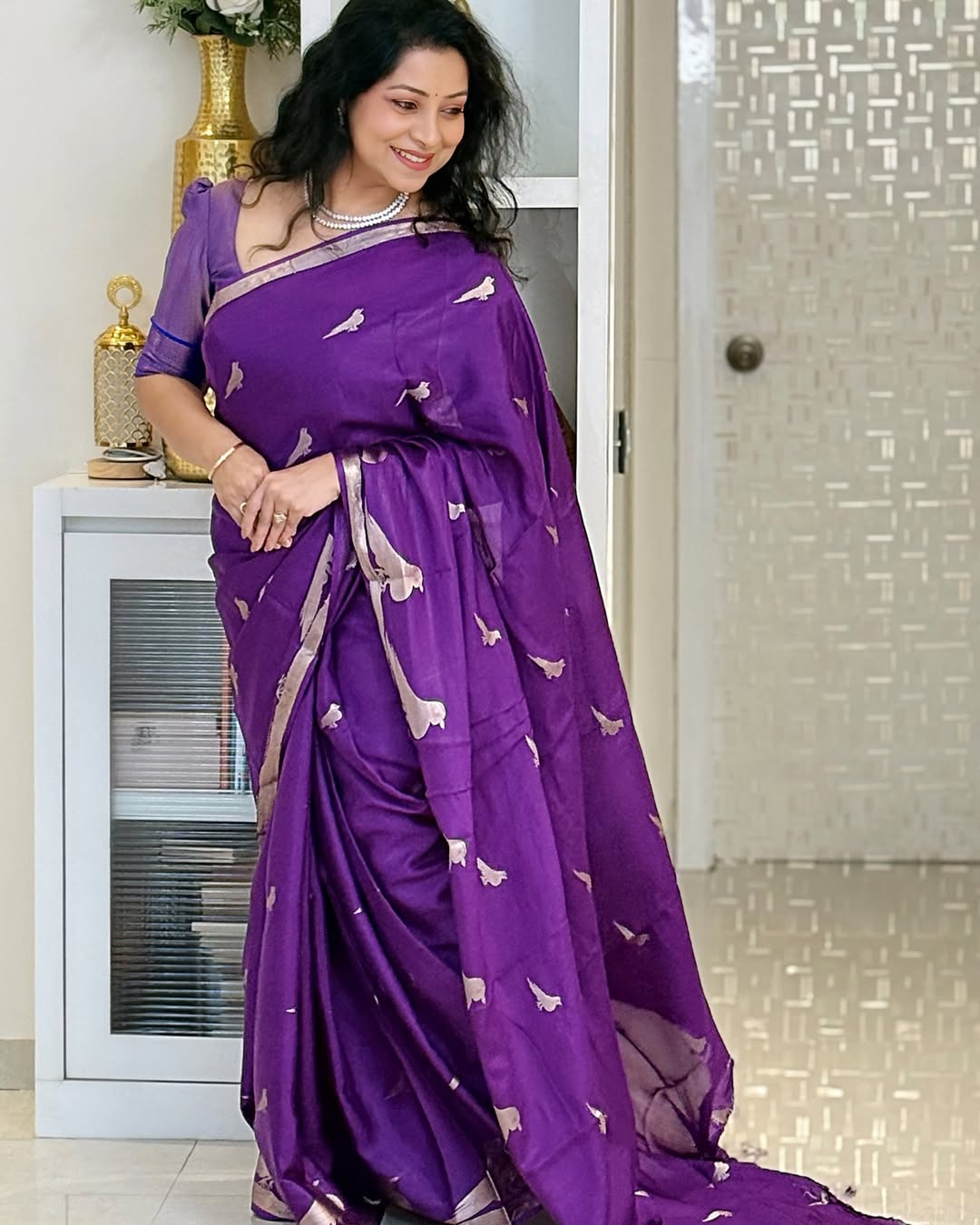 Sempiternal Purple Soft Silk Saree With Adoring Blouse Piece