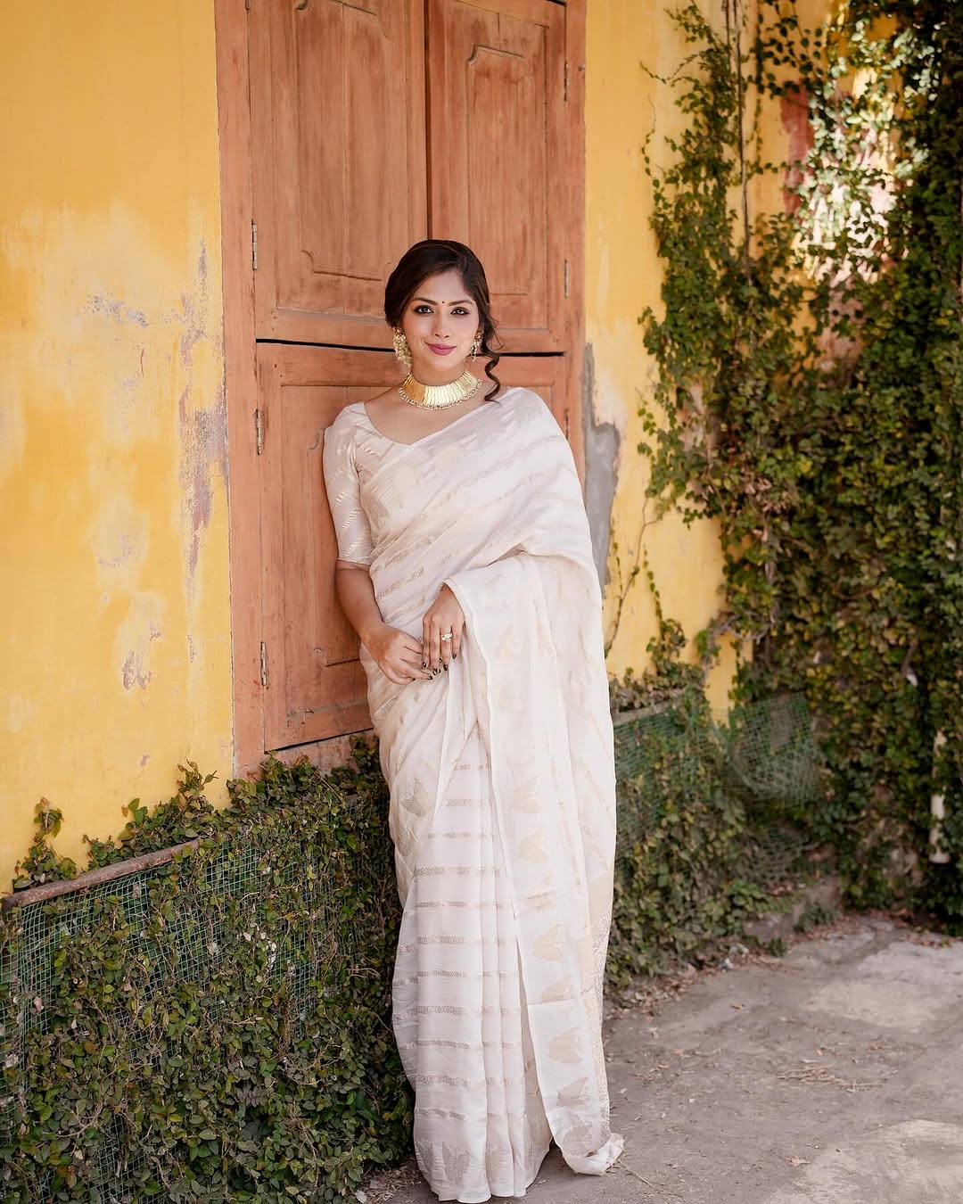 Designer Off White Soft Silk Saree With Angelic Blouse Piece