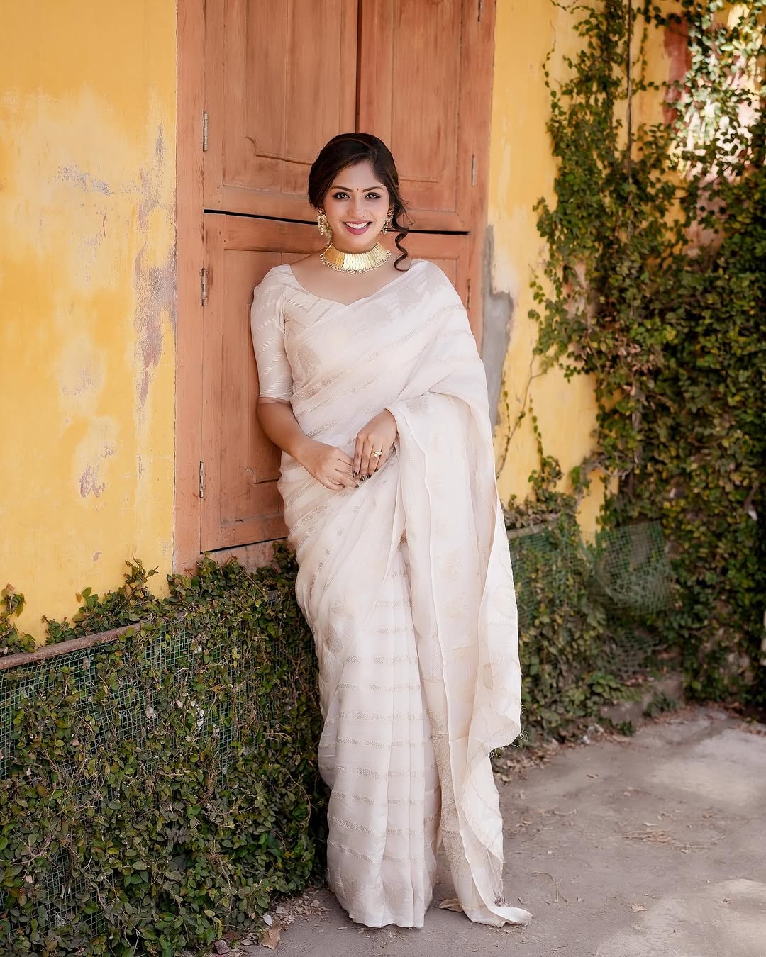 Designer Off White Soft Silk Saree With Angelic Blouse Piece