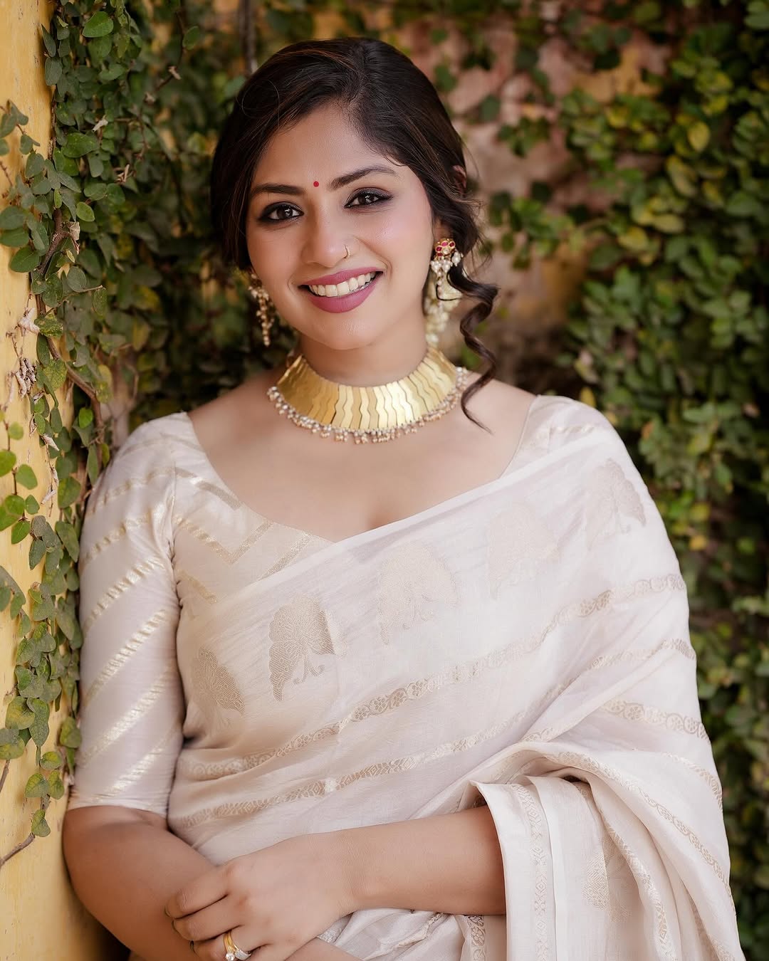 Designer Off White Soft Silk Saree With Angelic Blouse Piece