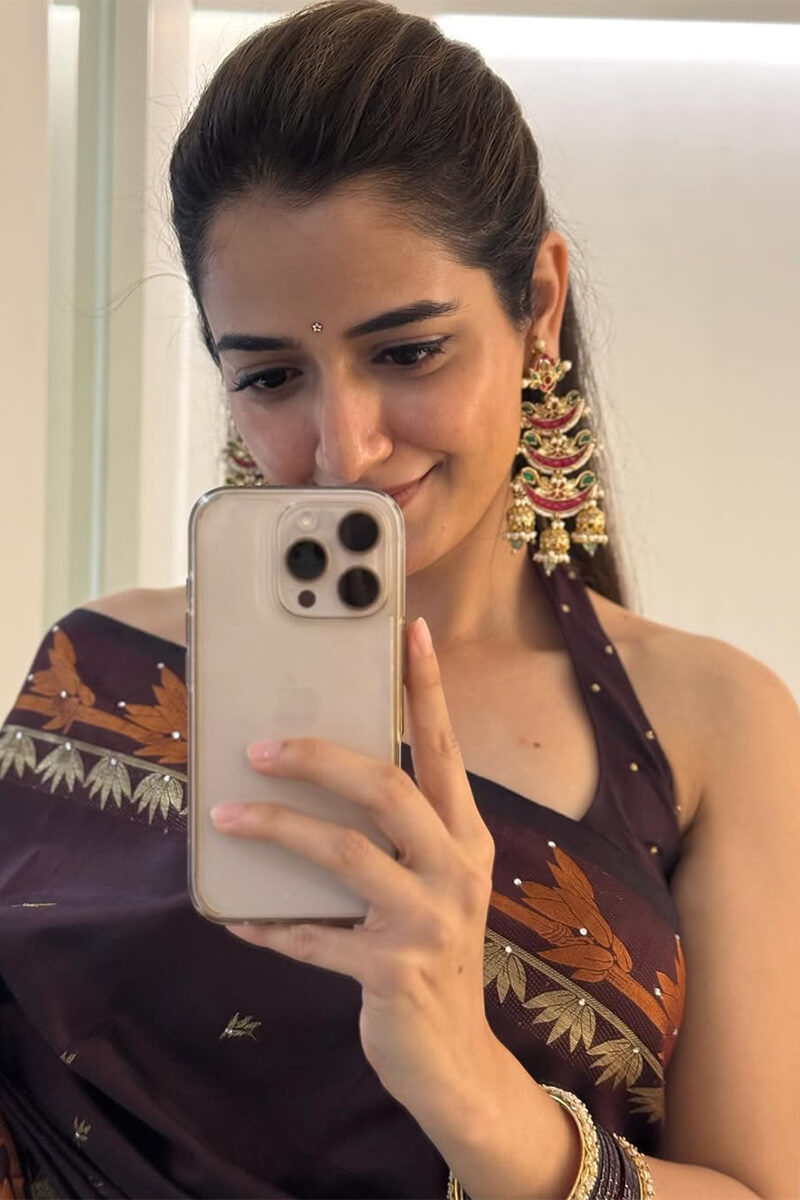 Exemplary Brown Soft Silk Saree With Mellifluous Blouse Piece