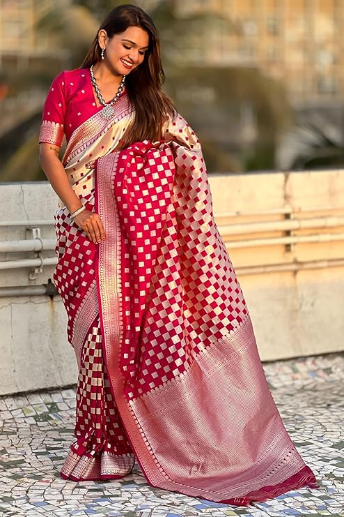 Enchanting Dark Pink Soft Silk Saree With Pleasurable Blouse Piece