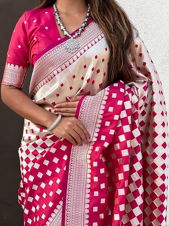Enchanting Dark Pink Soft Silk Saree With Pleasurable Blouse Piece