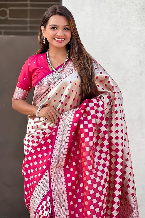 Enchanting Dark Pink Soft Silk Saree With Pleasurable Blouse Piece
