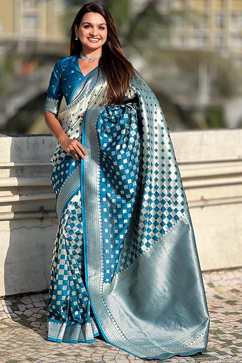 Seraglio Firozi Soft Silk Saree With Fugacious Blouse Piece