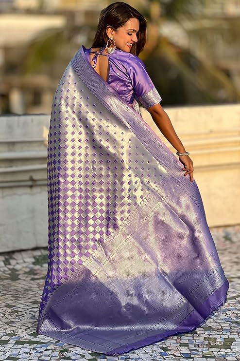 Desultory Lavender Soft Silk Saree With Admirable Blouse Piece