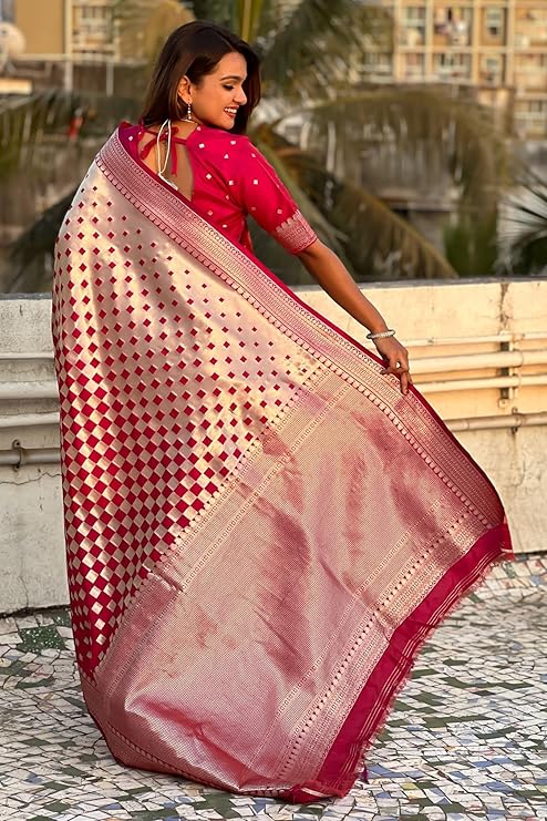 Scintillating Red Soft Silk Saree With Posh Blouse Piece