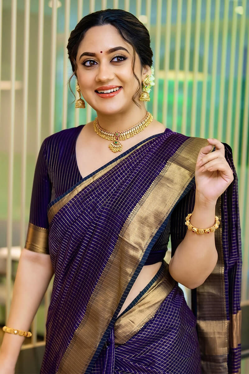 Seraglio Navy Blue Soft Silk Saree With Easy on the eyes Blouse Piece