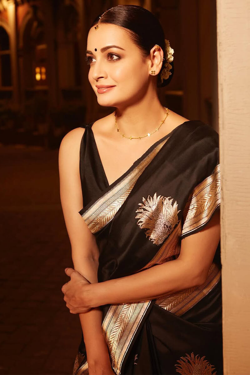 Surreptitious Black Soft Silk Saree With Stylish Blouse Piece