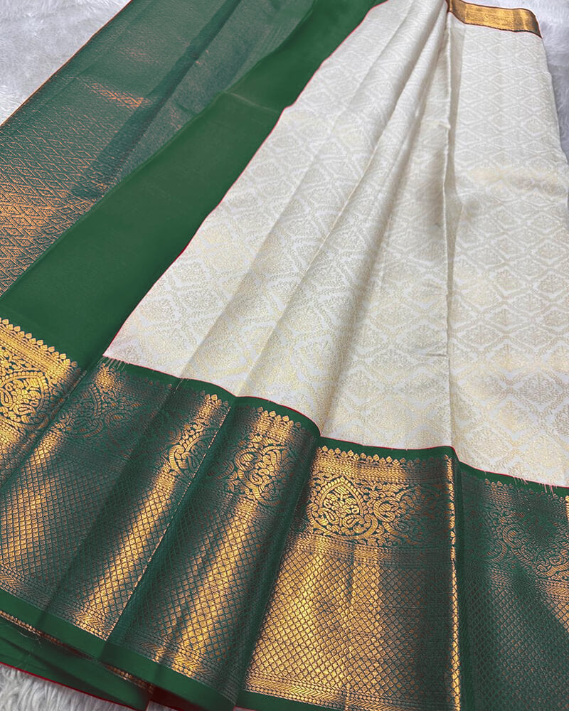 Vibrant Dark Green Soft Silk Saree With Bewitching Blouse Piece
