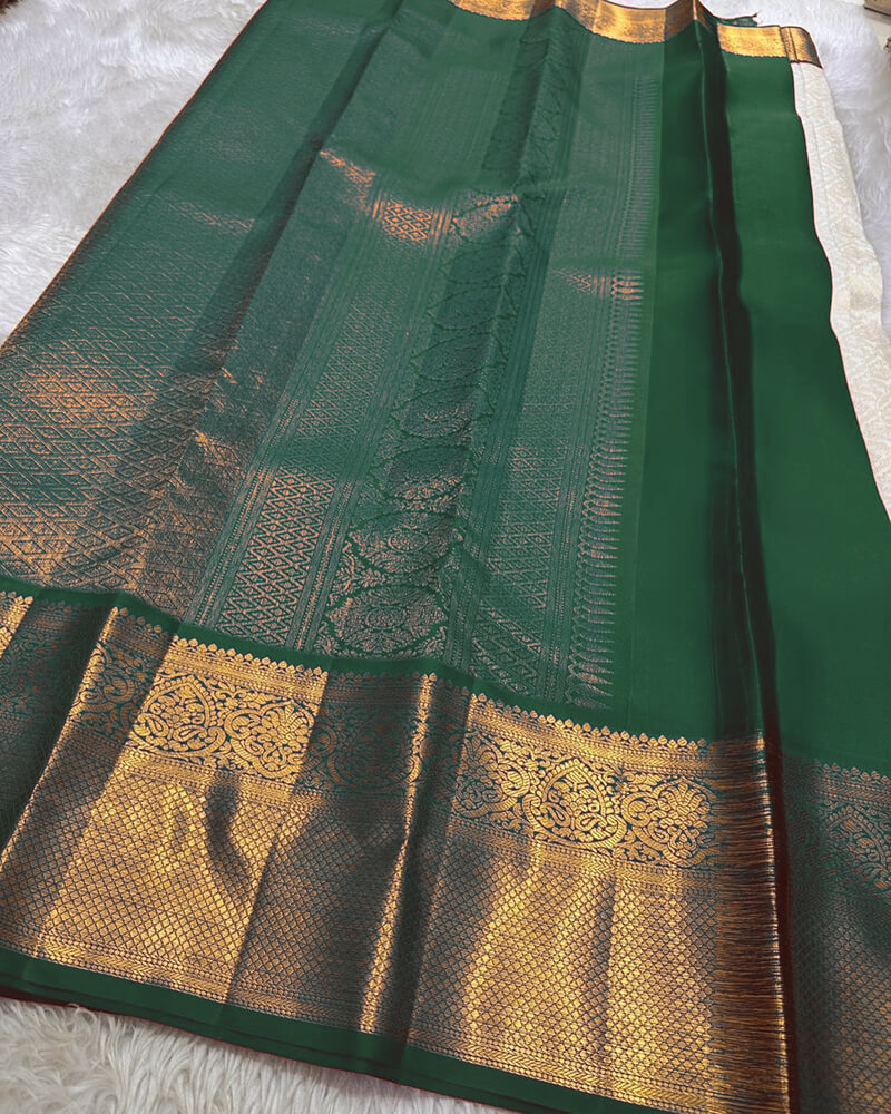 Vibrant Dark Green Soft Silk Saree With Bewitching Blouse Piece