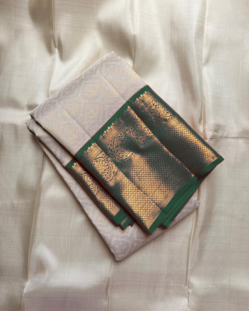 Vibrant Dark Green Soft Silk Saree With Bewitching Blouse Piece