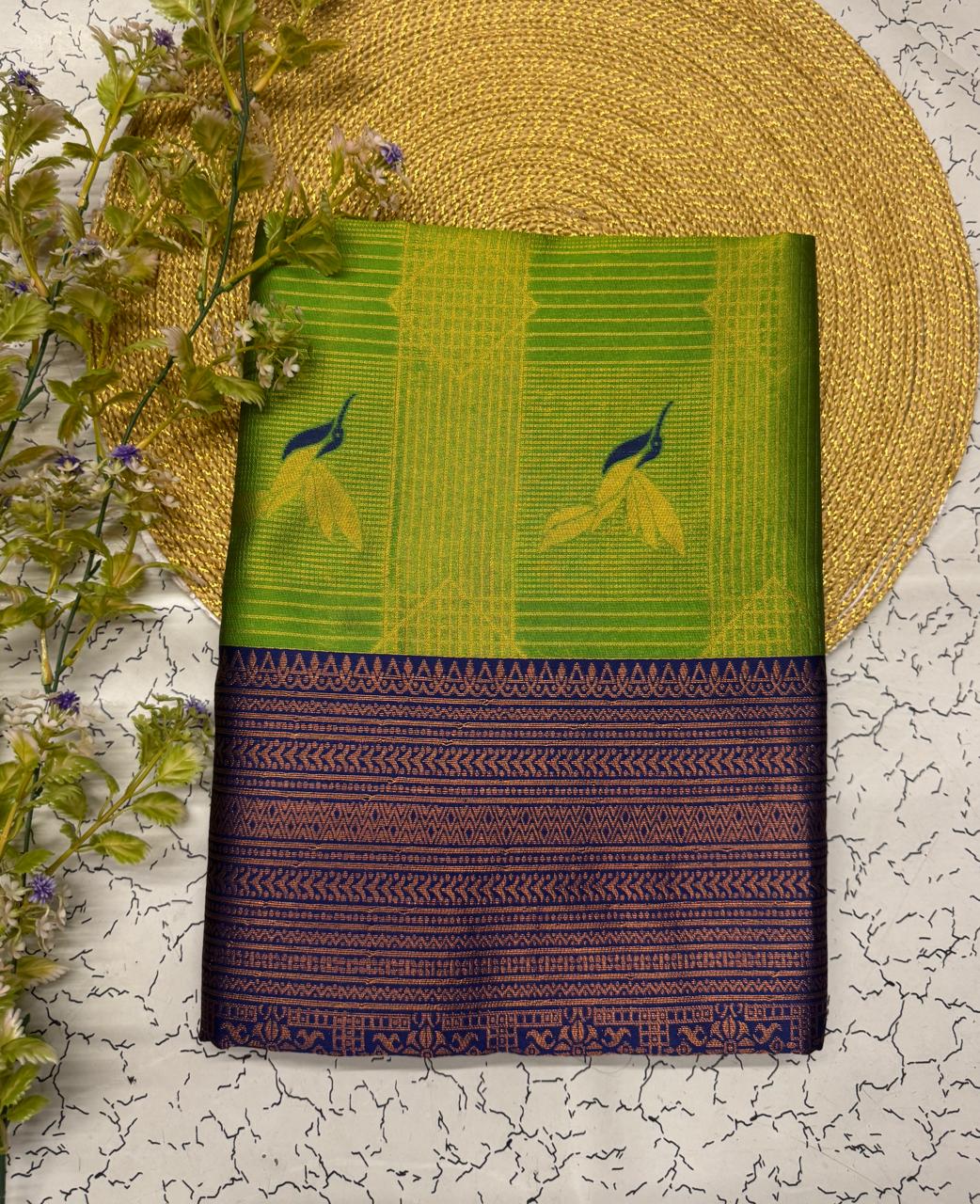 Desuetude Green Soft Banarasi Silk Saree With Deserving Blouse Piece