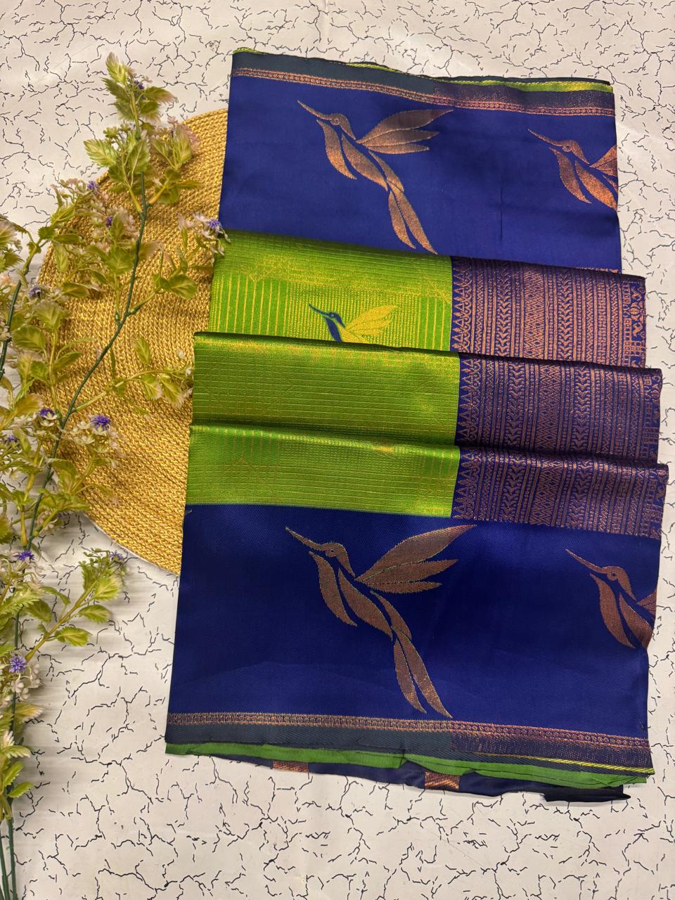 Desuetude Green Soft Banarasi Silk Saree With Deserving Blouse Piece