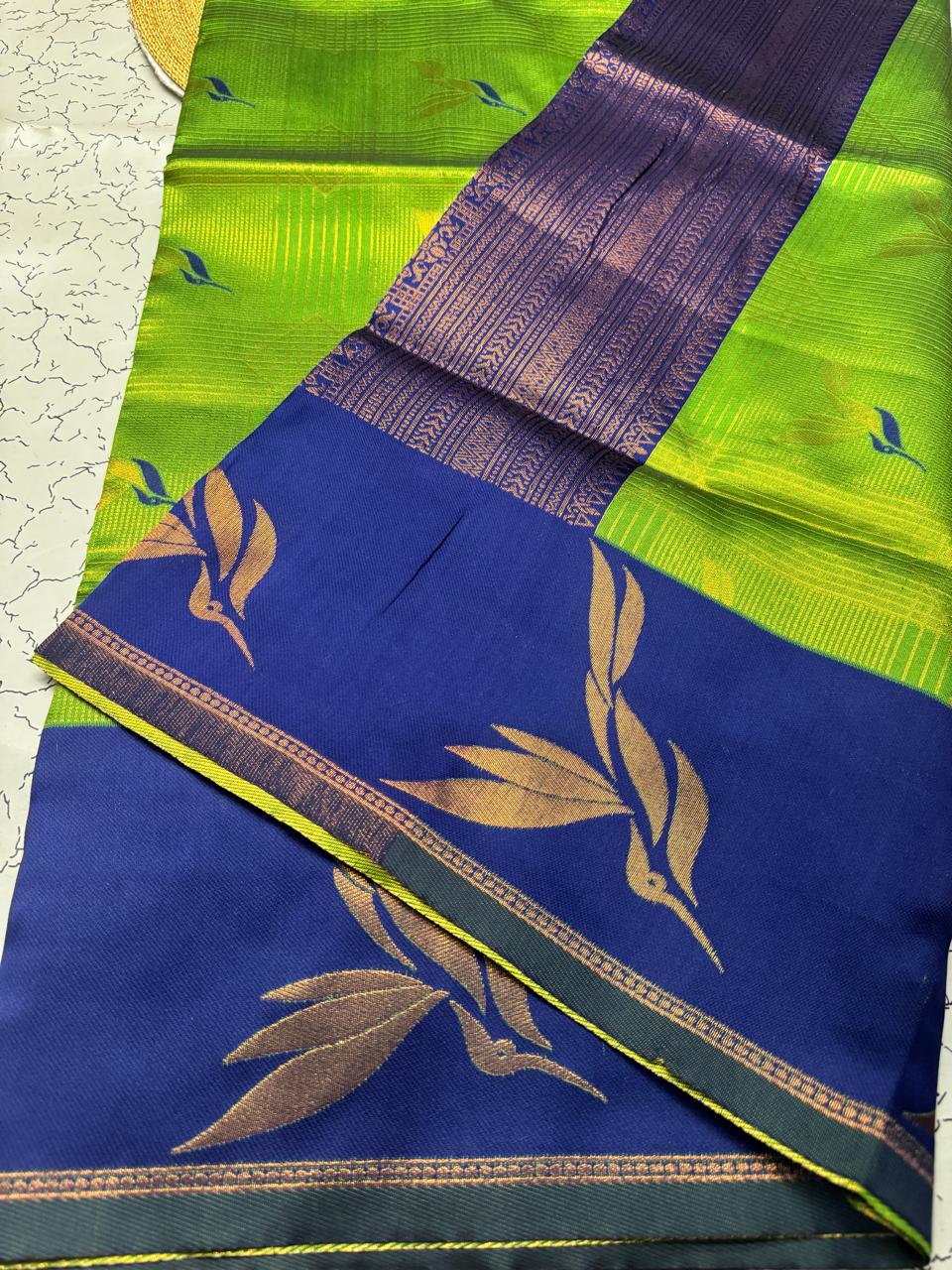 Desuetude Green Soft Banarasi Silk Saree With Deserving Blouse Piece