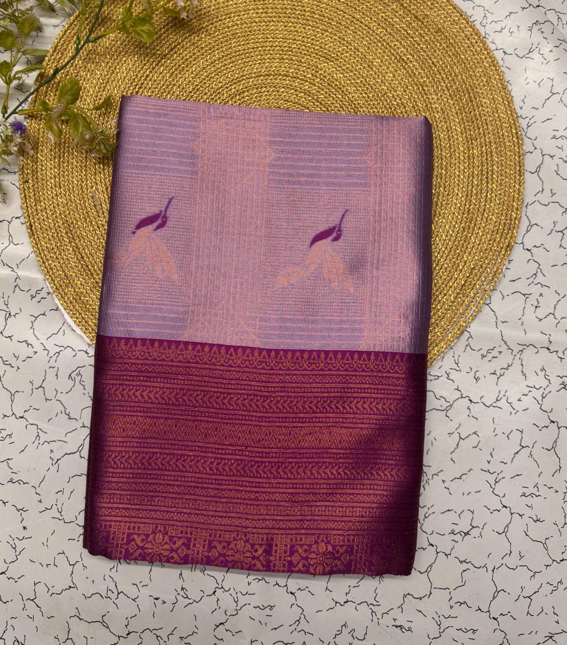 Gossamer Lavender Soft Banarasi Silk Saree With Conflate Blouse Piece
