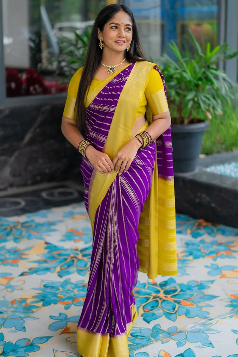 Staring Purple Soft Silk Saree With Stunner Blouse Piece