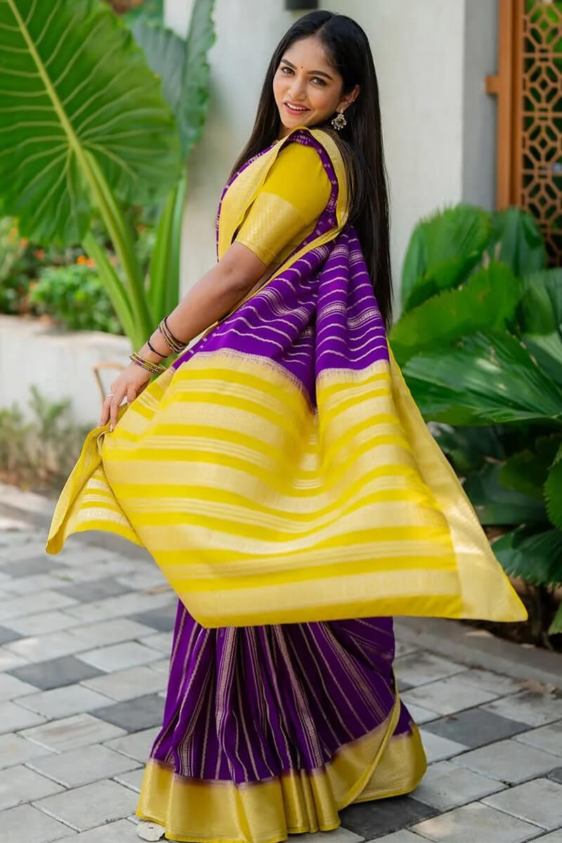 Staring Purple Soft Silk Saree With Stunner Blouse Piece