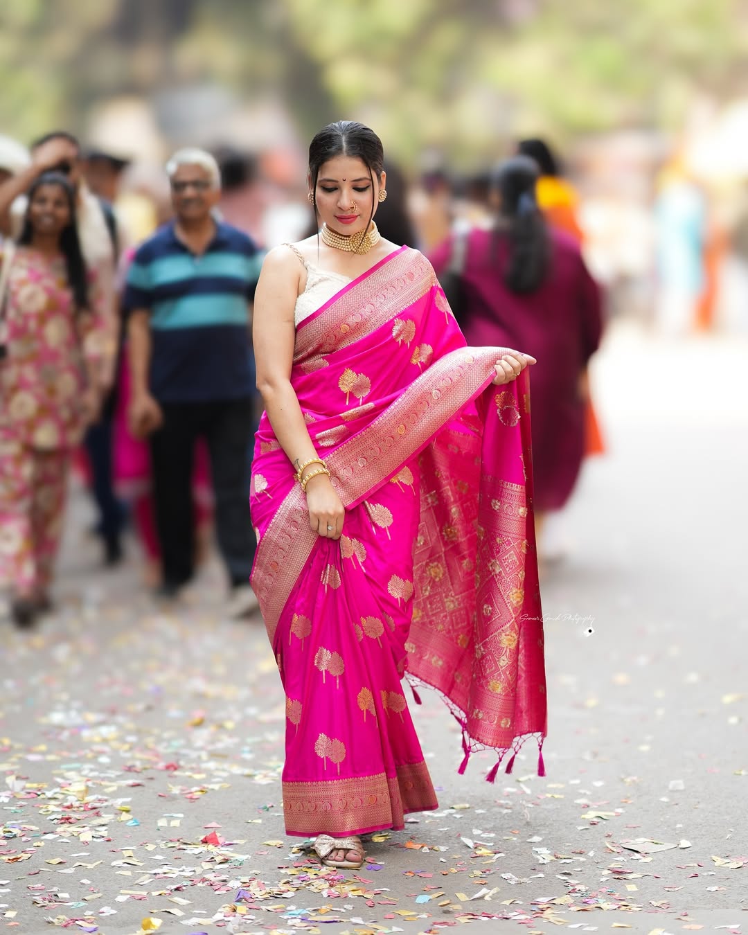Felicitous Dark Pink Soft Silk Saree With Supernal Blouse Piece