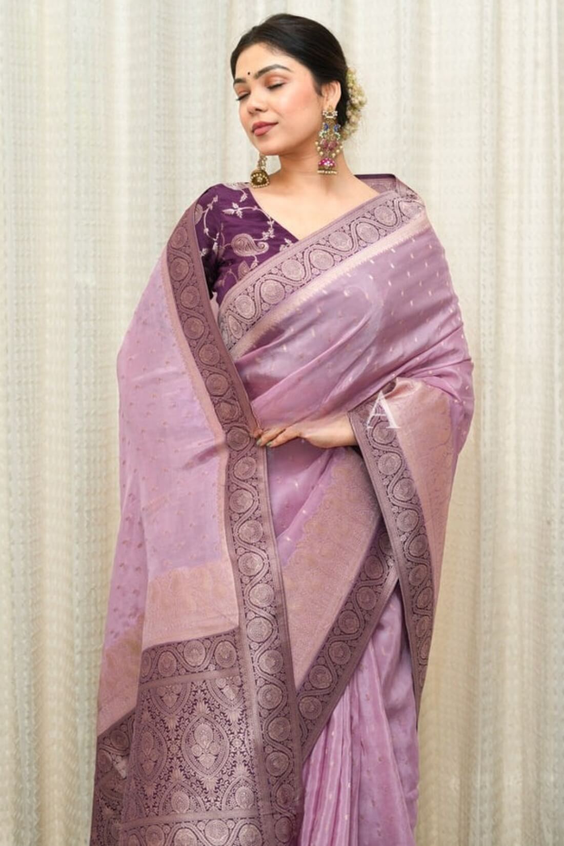 Delectable Lavender Soft Silk Saree With Elaborate Blouse Piece
