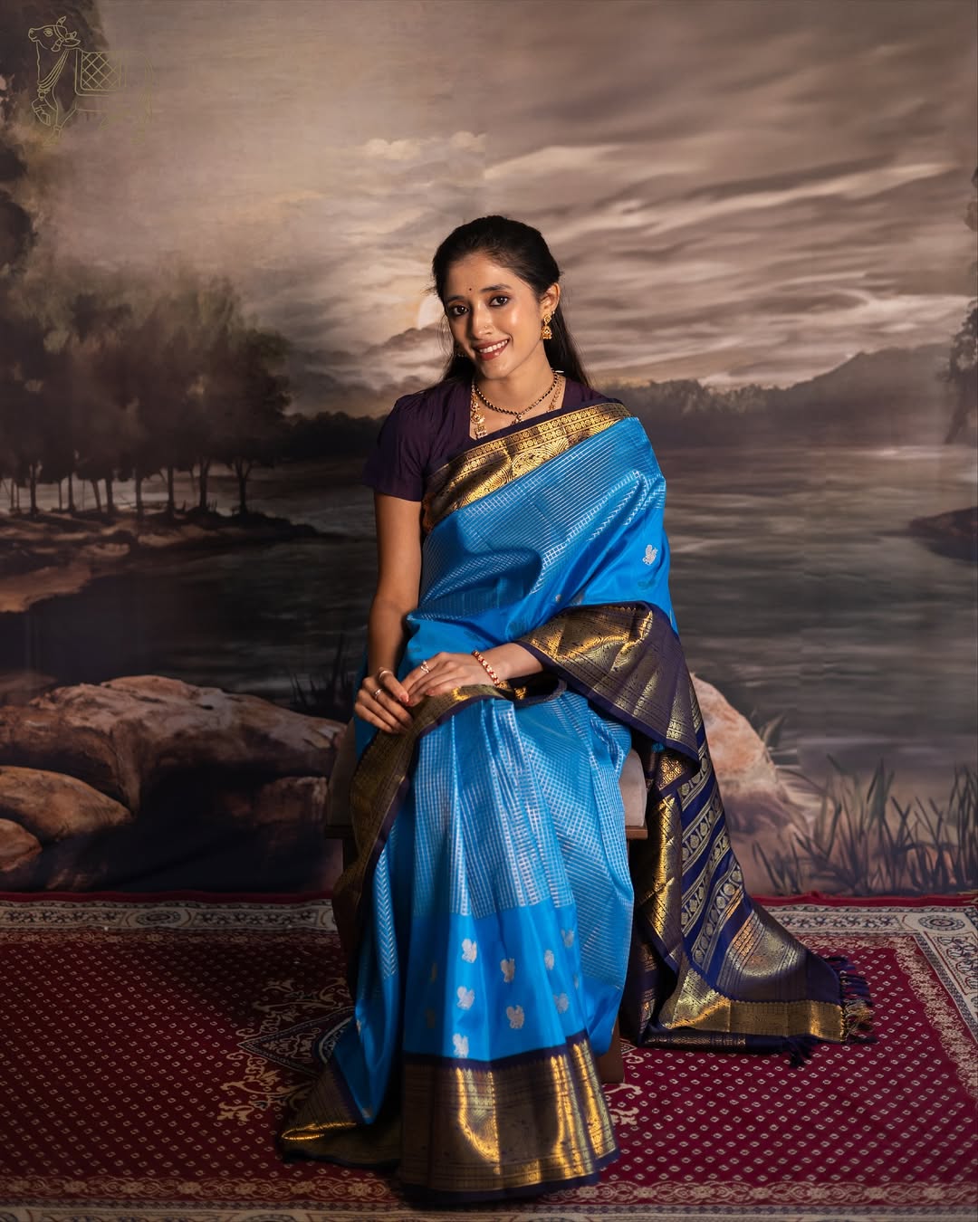 Ravishing Firozi Soft Silk Saree With Invaluable Blouse Piece