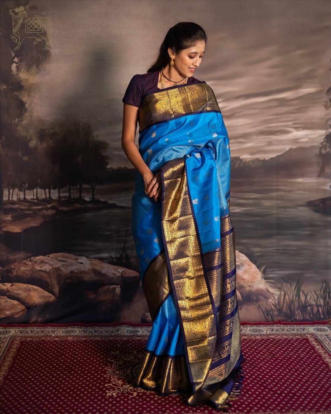 Ravishing Firozi Soft Silk Saree With Invaluable Blouse Piece