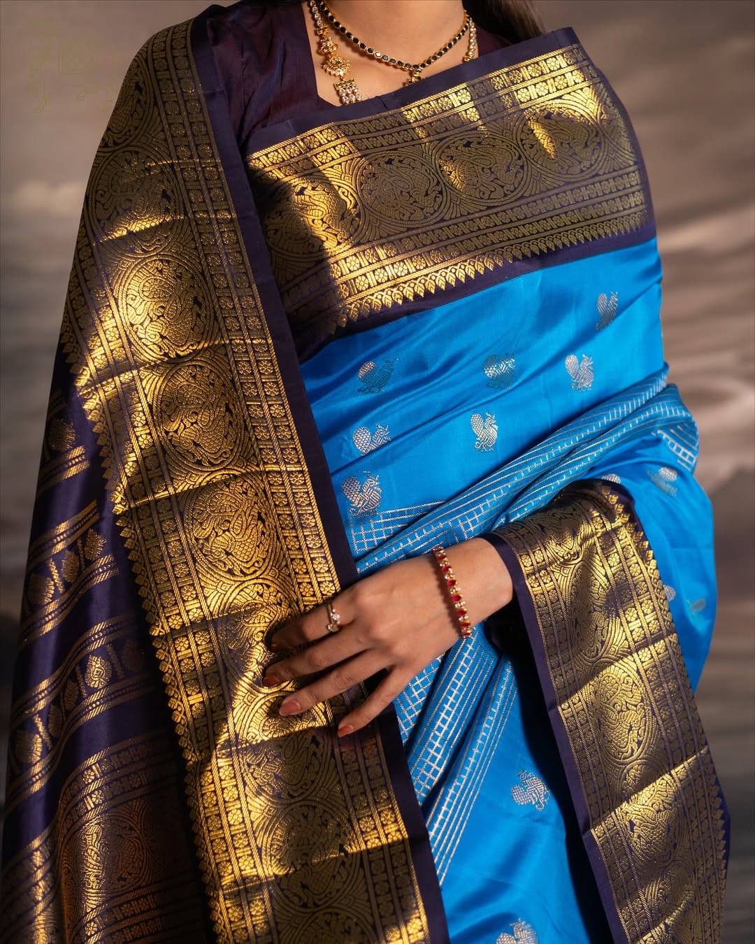 Ravishing Firozi Soft Silk Saree With Invaluable Blouse Piece