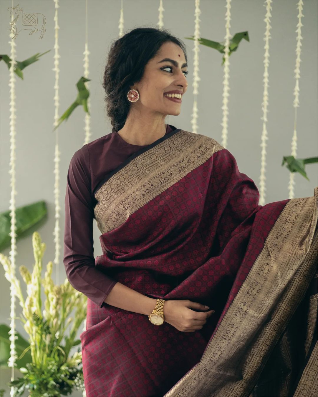 Enthralling Wine Soft Silk Saree With Tantalizing Blouse Piece