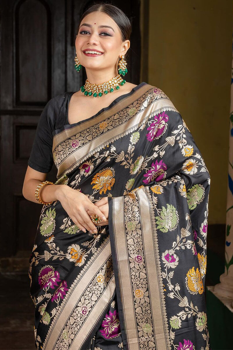 Effulgent Black Soft Silk Saree With Sempiternal Blouse Piece