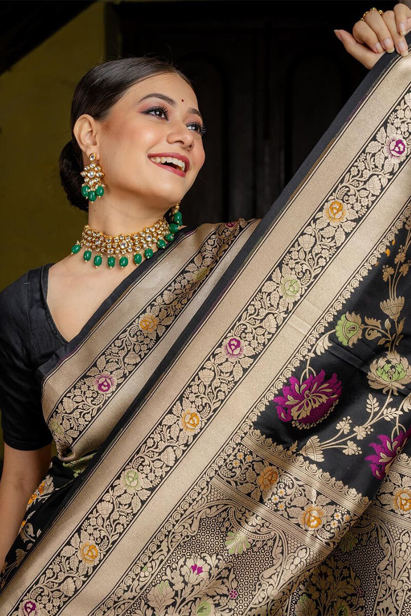 Effulgent Black Soft Silk Saree With Sempiternal Blouse Piece