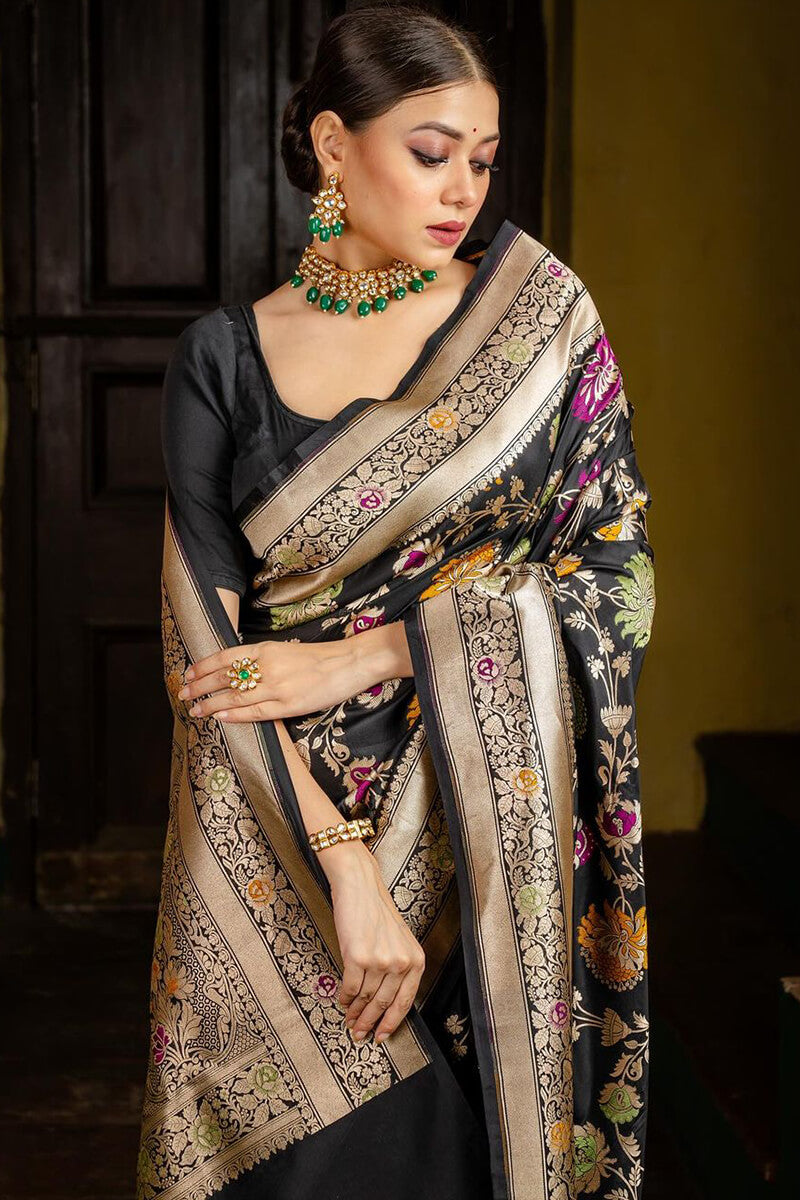 Effulgent Black Soft Silk Saree With Sempiternal Blouse Piece