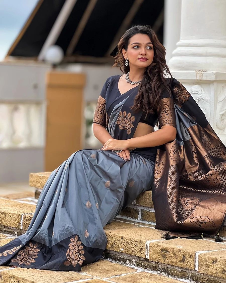 Fancifull Grey Soft Silk Saree With Divine Blouse Piece