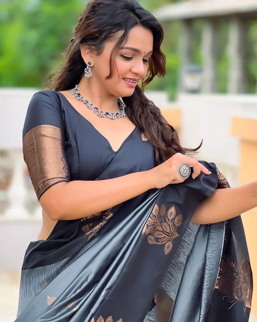Fancifull Grey Soft Silk Saree With Divine Blouse Piece