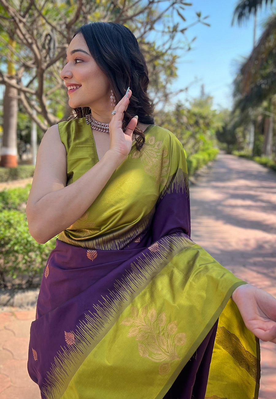 Redolent Purple Soft Silk Saree With Vestigial Blouse Piece