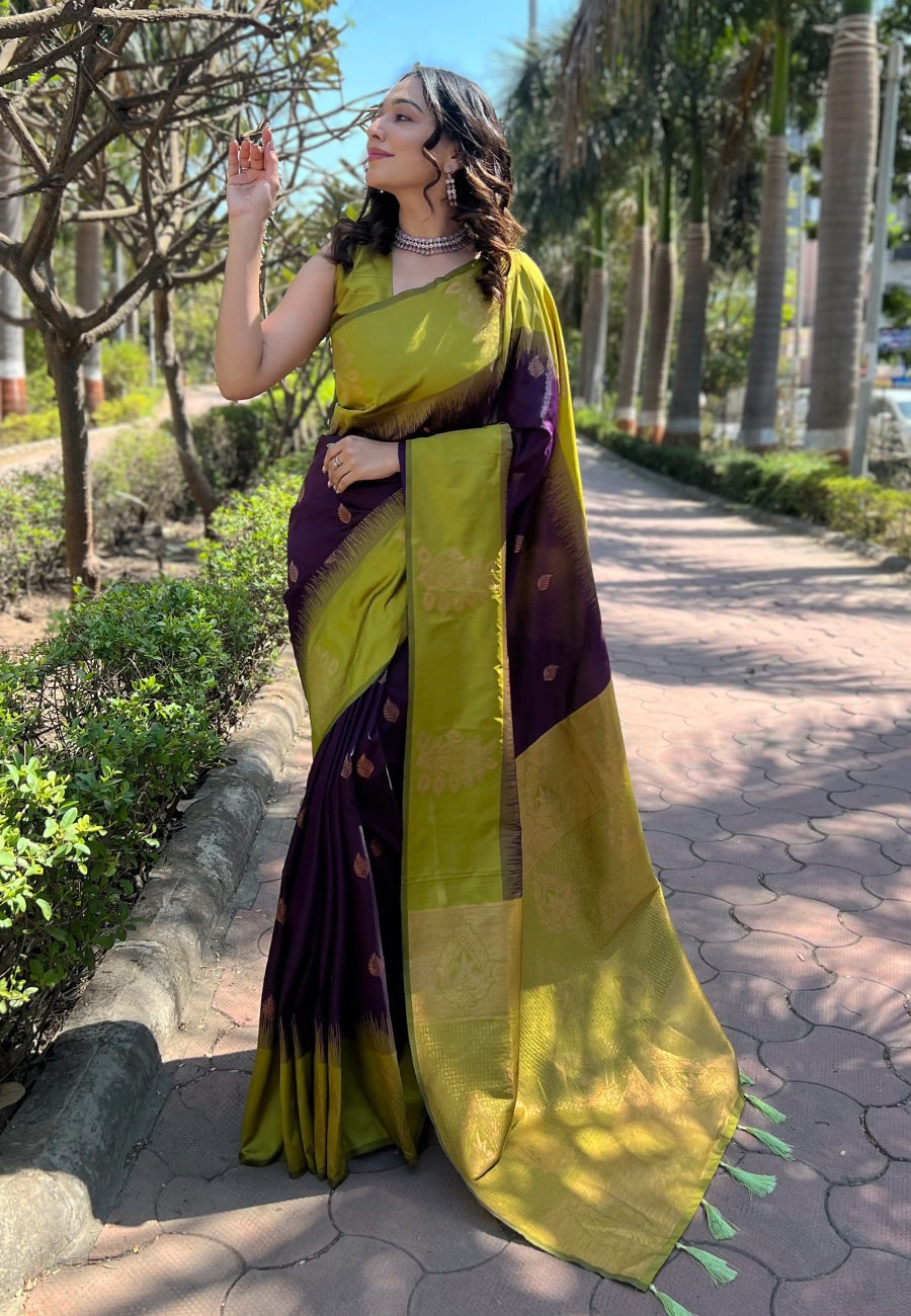 Redolent Purple Soft Silk Saree With Vestigial Blouse Piece