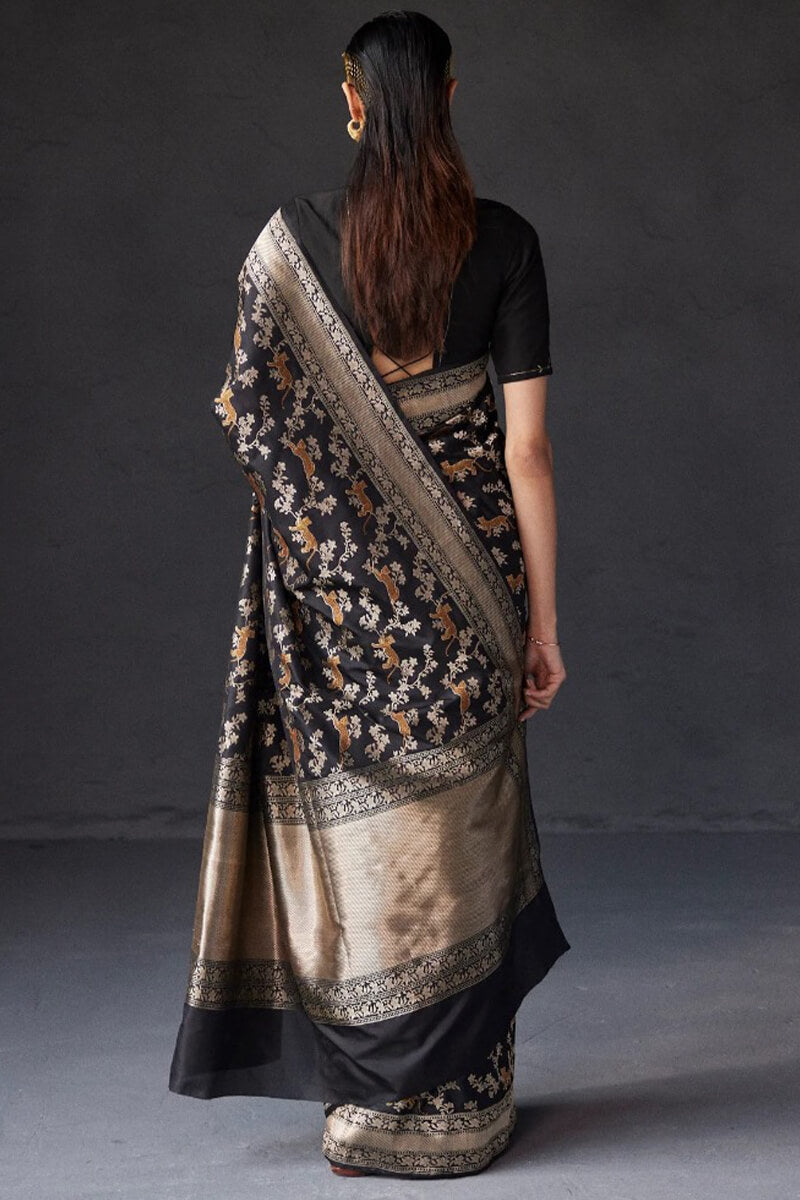 Vivacious Black Soft Silk Saree With Gratifying Blouse Piece
