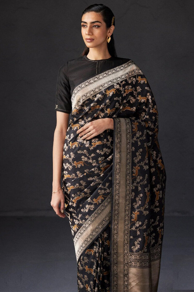 Vivacious Black Soft Silk Saree With Gratifying Blouse Piece