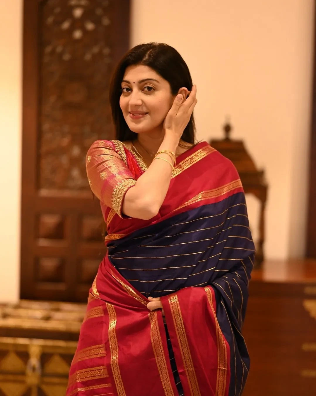 Nemesis Navy Blue Soft Silk Saree With Enticing Blouse Piece