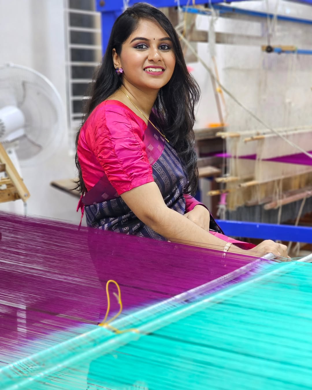 Snazzy Navy Blue Soft Silk Saree With Epiphany Blouse Piece