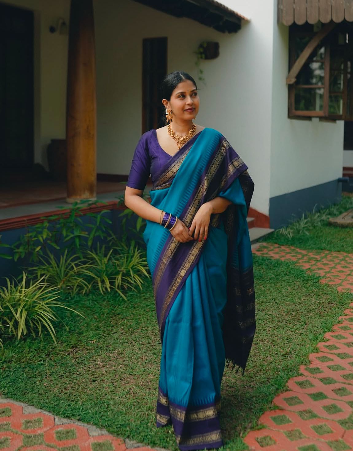 Bucolic Firozi Soft Silk Saree With Pleasant Blouse Piece