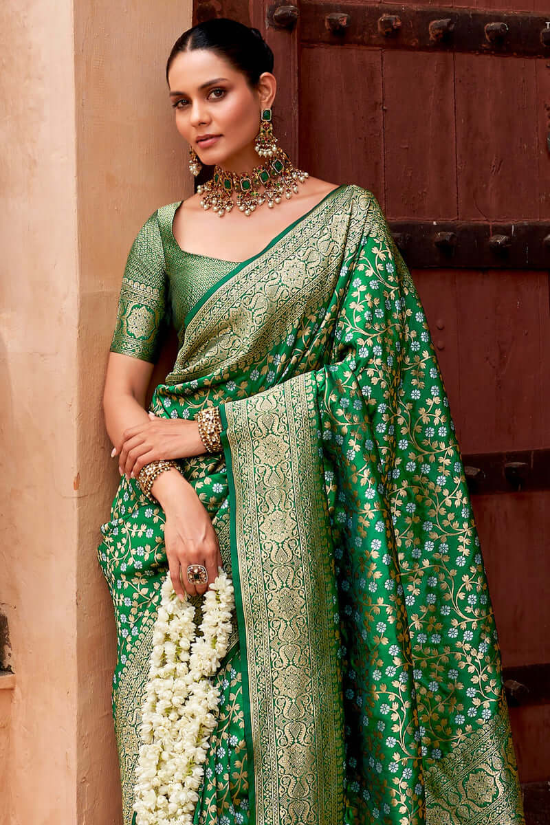 Fantabulous Green Soft Silk Saree With Gratifying Blouse Piece