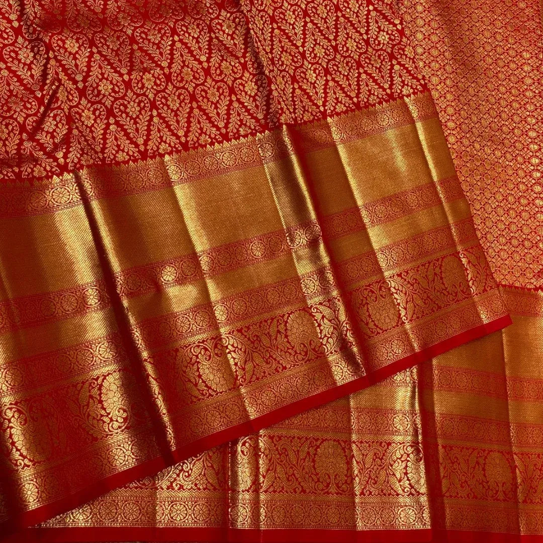 Nectarous Red Soft Banarasi Silk Saree With Proficient Blouse Piece