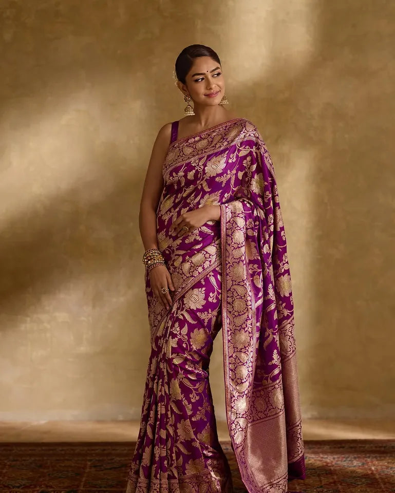 Comely Purple Soft Silk Saree With Quintessential Blouse Piece