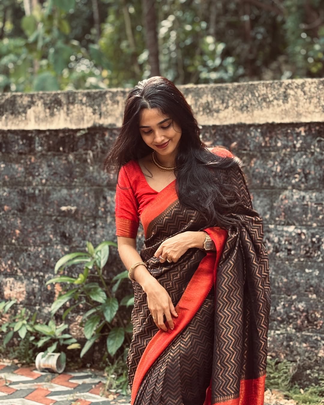 Evocative Black Soft Silk Saree With Cynosure Blouse Piece