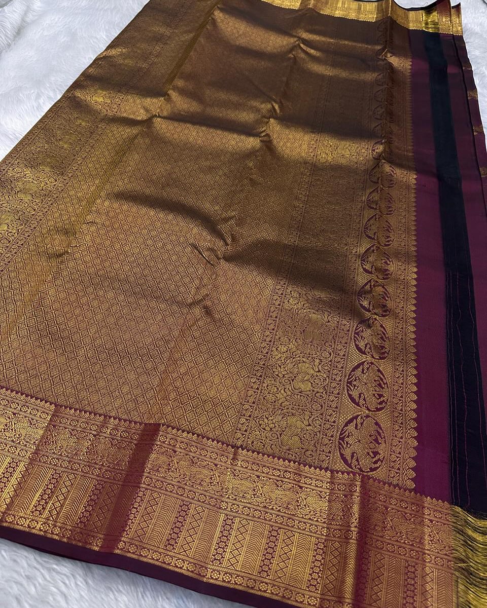 Imaginative Purple Soft Banarasi Silk Saree With Enigmatic Blouse Piece